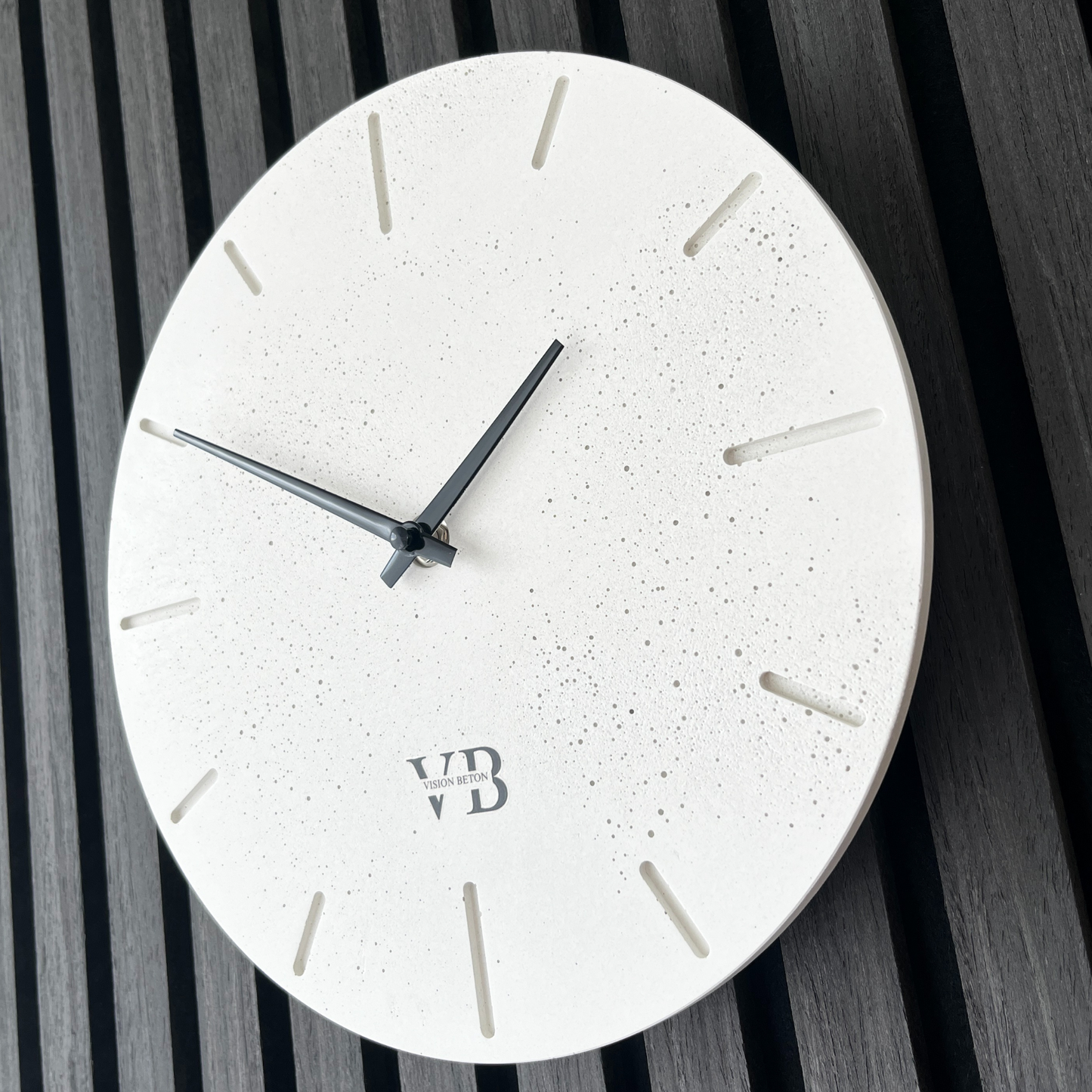 Beton-Wanduhr Rustikal