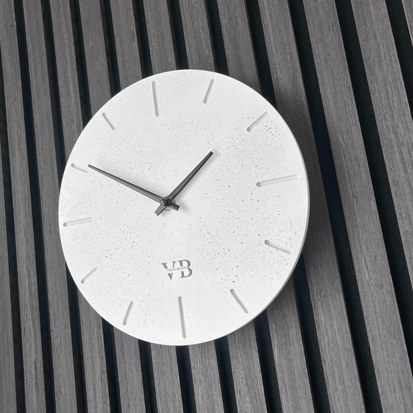 Beton-Wanduhr Rustikal