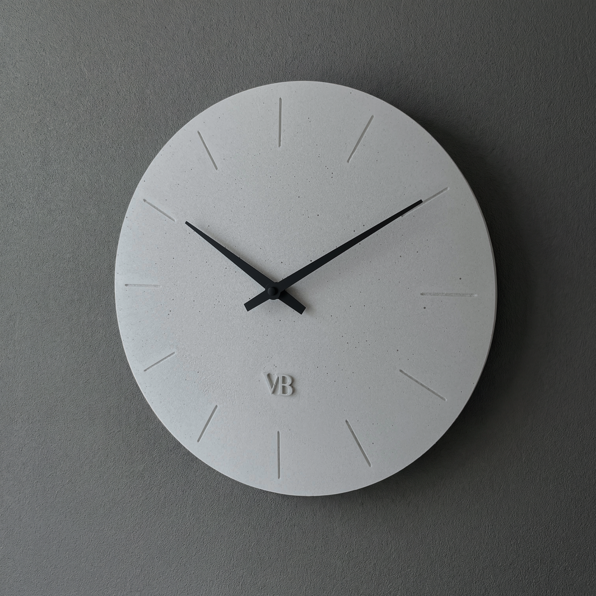 Betonwanduhr – Clair