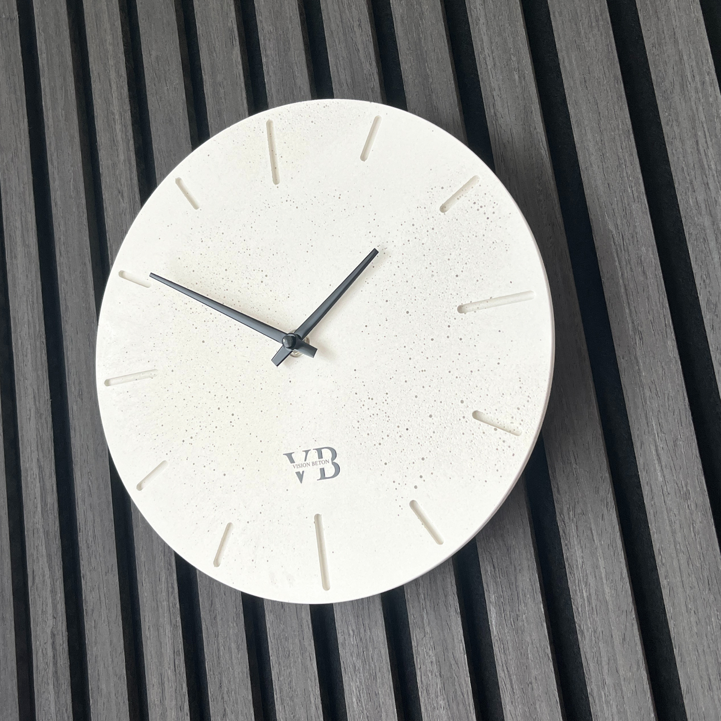 Beton-Wanduhr Rustikal